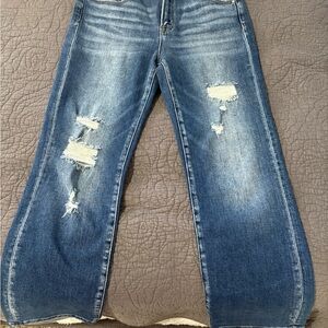 Stylish Blue Distressed Women's Cropped Jeans